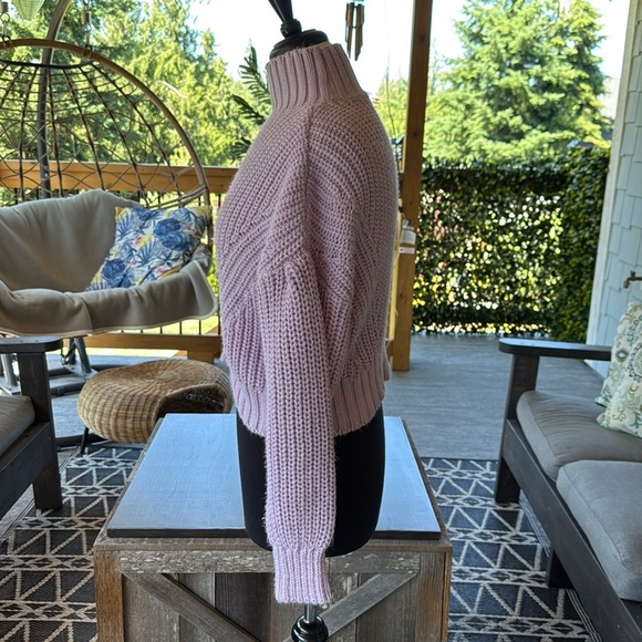 Mavi | Knit Lavender Cropped  Sweater - Picture 3 of 10